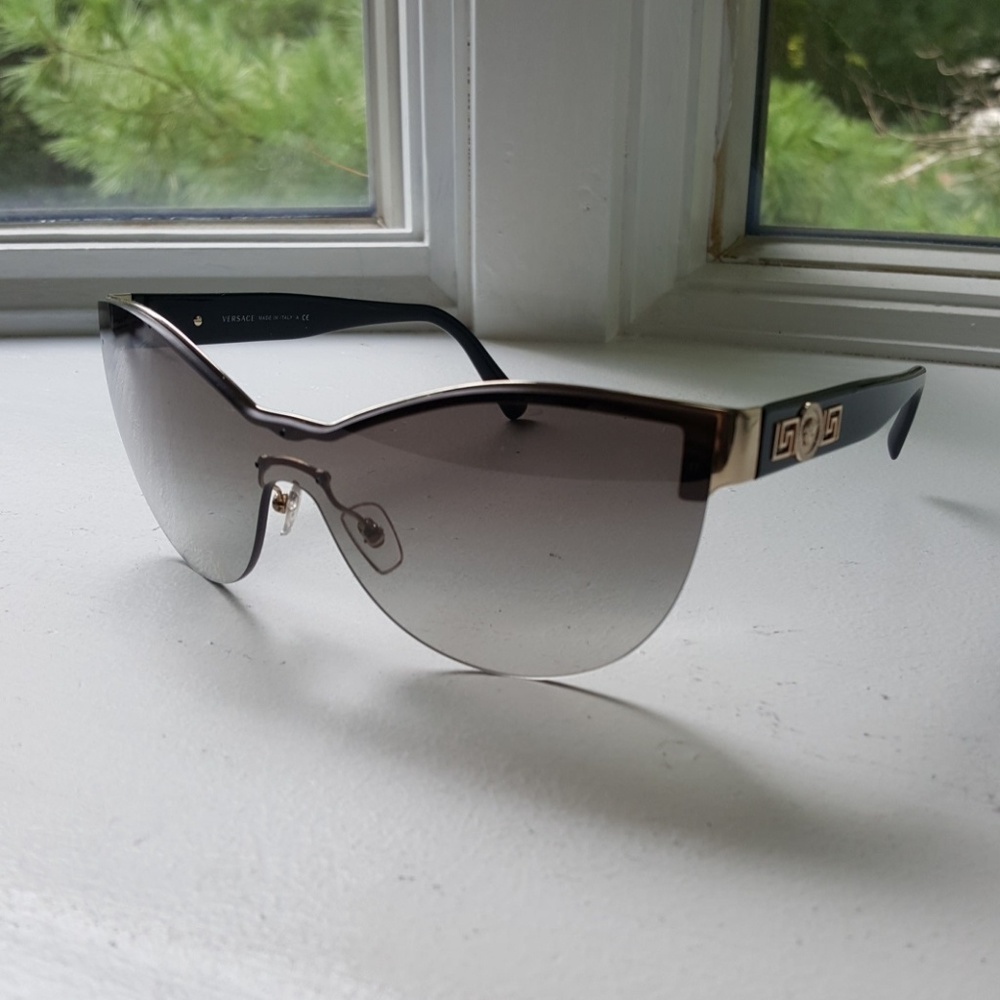Versace women's sunglasses NWOT